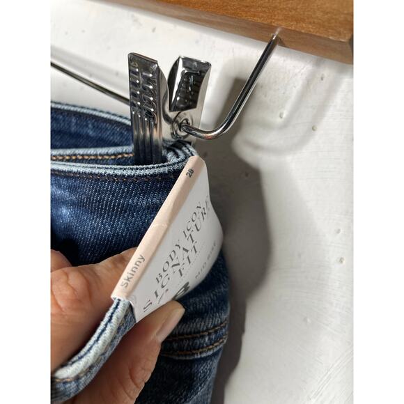 NEW Lane Bryant Body Icon Signature Fit Mid Rise 28 Denim Jeans - Picture 3 of 8